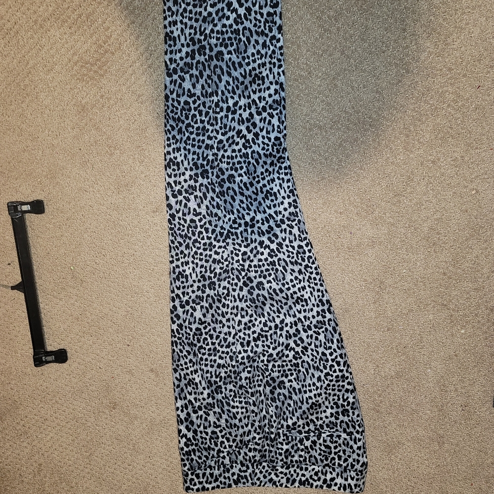 Slacks, in a skinny leg design